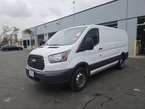 Used 2018 Ford Transit 150 130 Low Roof RWD image 2