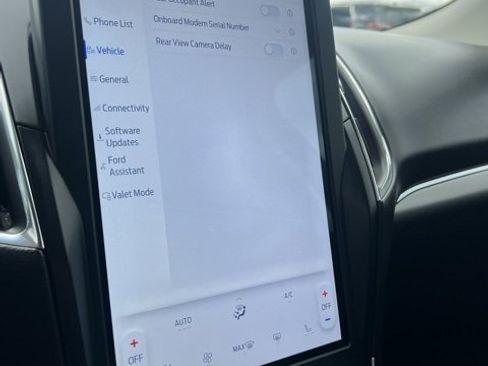 Used 2024 Ford Edge Titanium image 45