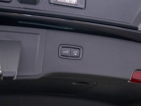 Certified 2025 Porsche Cayenne image 30