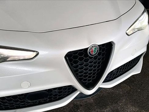 Used 2018 Alfa Romeo Giulia Ti Sport w/ Quick Order Package 22U Sport image 29