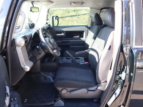 Used 2007 Toyota FJ Cruiser 4WD image 9