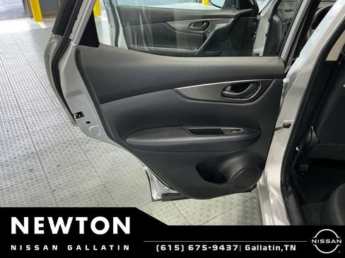 Used 2020 Nissan Rogue Sport S FWD image 33