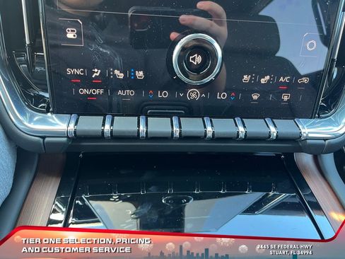 New 2025 GMC Yukon XL Denali w/ Denali Reserve Package image 25