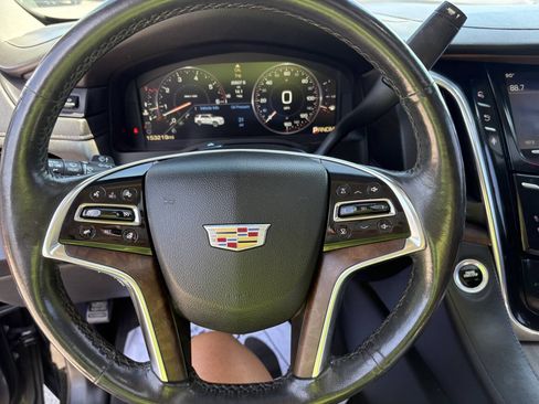 Used 2015 Cadillac Escalade ESV Luxury RWD image 28