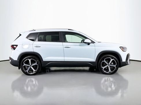 New 2026 Volkswagen Taos SEL AWD/4WD image 8