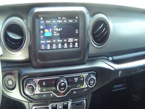 Used 2023 Jeep Wrangler Unlimited Sahara image 25