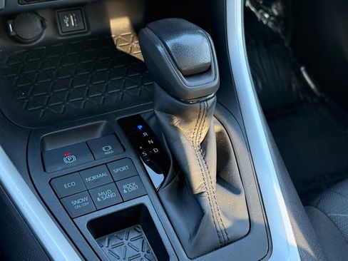 Used 2023 Toyota RAV4 XLE w/ Convenience Package image 26