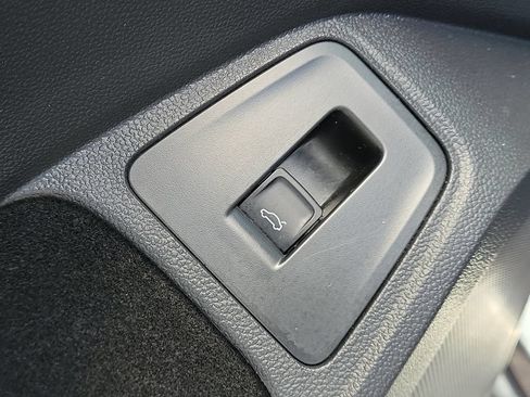 Used 2023 Volkswagen Tiguan SE FWD image 20