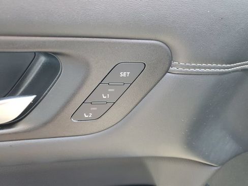 Certified 2024 Nissan Pathfinder Platinum w/ Black Appearance Package FWD image 29
