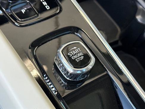 Certified 2023 Volvo XC60 T8 Ultimate image 24