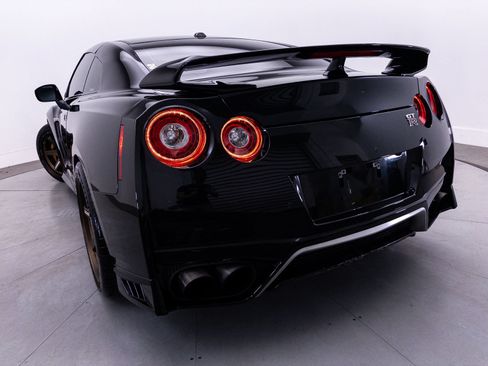 Used 2020 Nissan GT-R Premium w/ Premium Interior Package AWD/4WD image 7