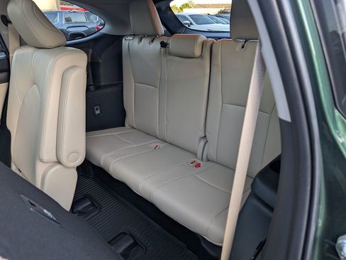 Used 2023 Toyota Highlander Platinum AWD/4WD image 16