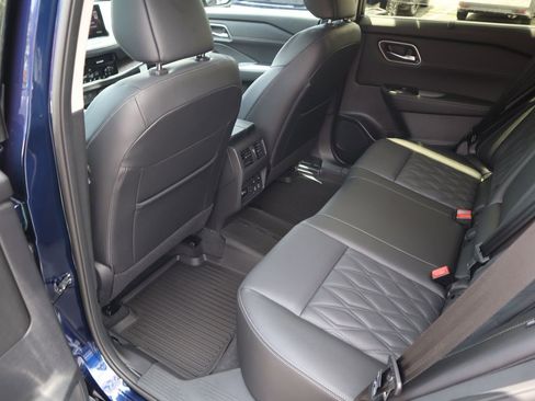 New 2025 Nissan Rogue Platinum w/ Platinum Premium Package image 10