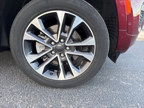 Used 2023 Jeep Grand Cherokee L Overland image 2