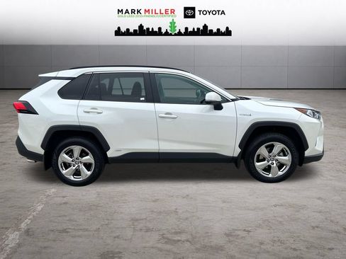 Certified 2021 Toyota RAV4 XLE Premium AWD/4WD image 7