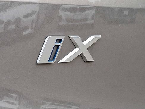 Used 2025 BMW iX xDrive50 image 30
