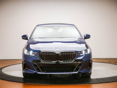 Used 2026 BMW 530i w/ M Sport Package RWD image 6