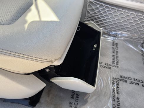 Used 2014 Mercedes-Benz E 350 Sedan image 73