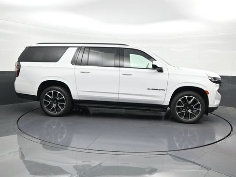 Used 2024 Chevrolet Suburban RST RWD image 7