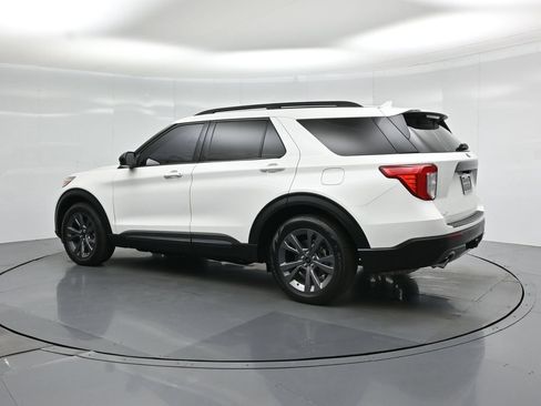 Used 2023 Ford Explorer XLT w/ Equipment Group 202A RWD image 6