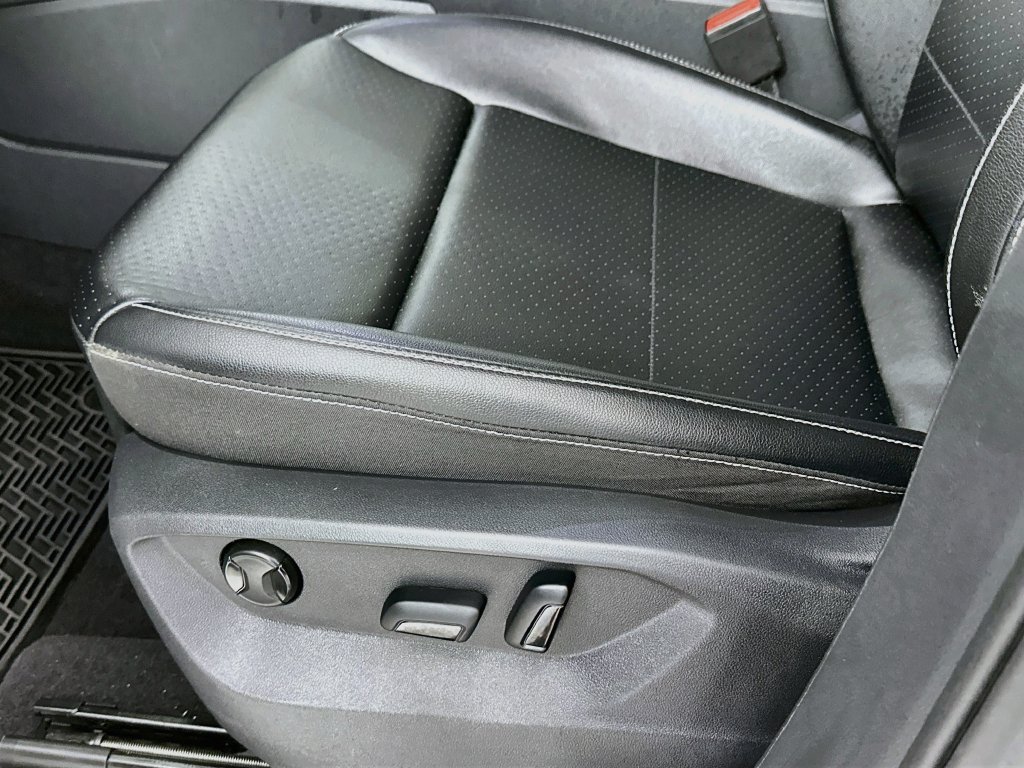Used 2022 Volkswagen Atlas SE w/ Panoramic Sunroof Package FWD image 10