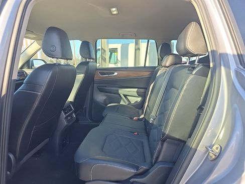 Used 2024 Volkswagen Atlas SE image 14