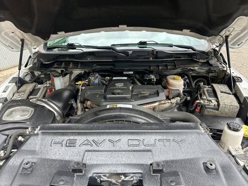 Used 2018 RAM 2500 SLT image 44