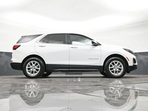 Used 2023 Chevrolet Equinox LT AWD/4WD image 29