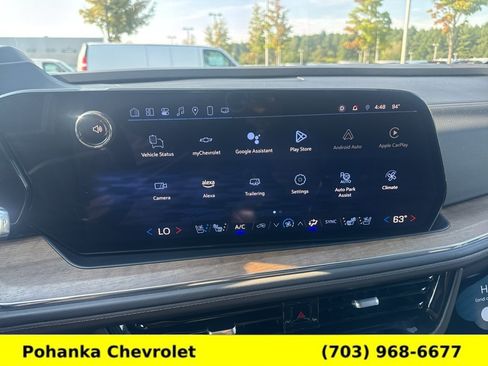 Used 2025 Chevrolet Suburban High Country AWD/4WD image 19