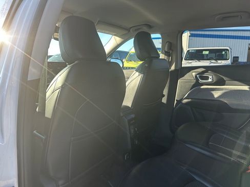 Used 2022 Jeep Compass Latitude image 10