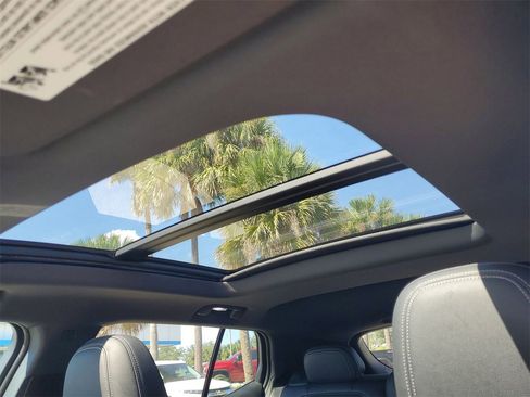 New 2025 Chevrolet Equinox EV LT image 30