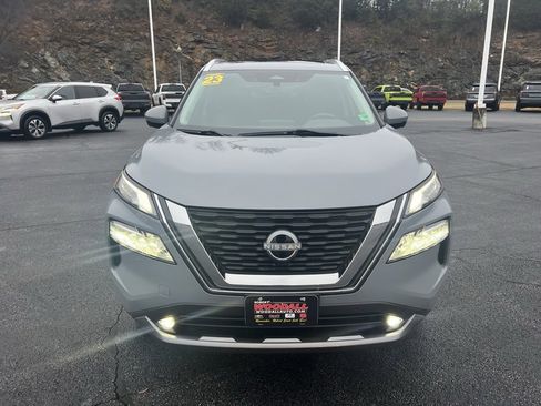 Used 2023 Nissan Rogue SL w/ SL Premium Package image 2