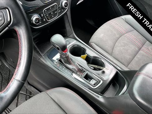 Used 2023 Chevrolet Equinox RS w/ LPO, Floor Liner Package FWD image 8