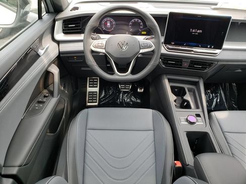 New 2026 Volkswagen Tiguan SE R-Line AWD/4WD image 10