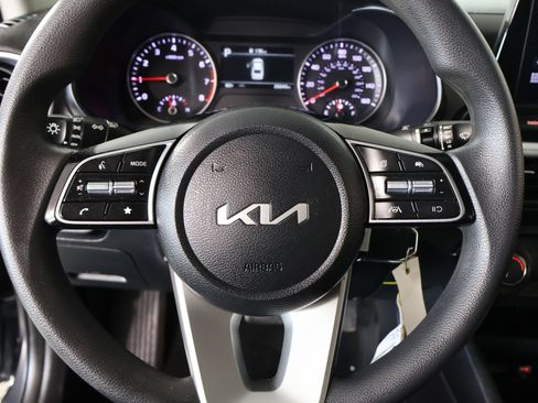 Used 2024 Kia Forte LXS w/ LXS Technology Package FWD image 3