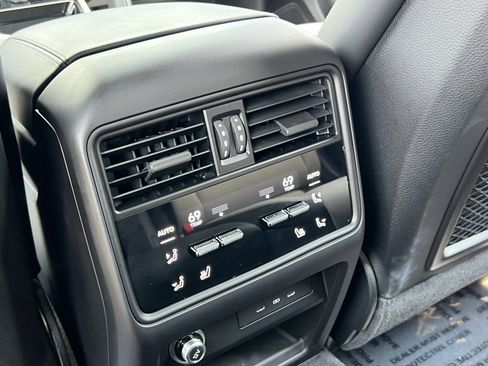 Certified 2025 Porsche Cayenne S image 18