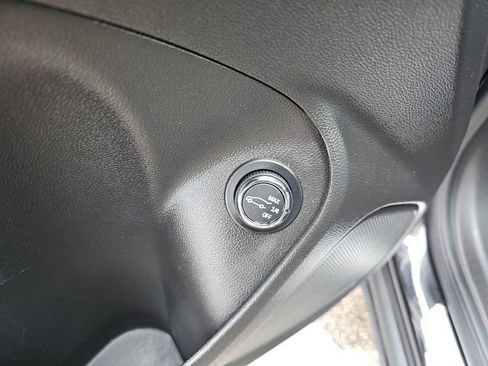 Used 2023 Buick Encore GX Select image 31