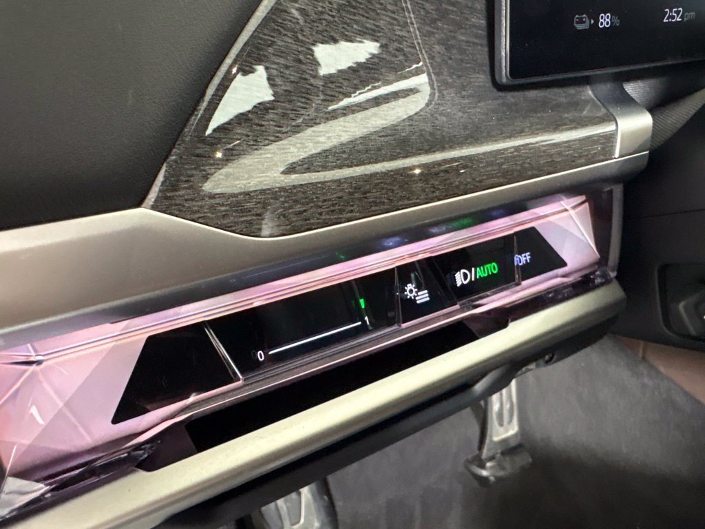 Certified 2024 BMW i7 eDrive50 w/ M Sport Package RWD image 27