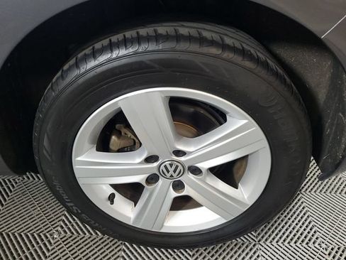 Used 2017 Volkswagen Golf Wolfsburg Edition FWD image 10