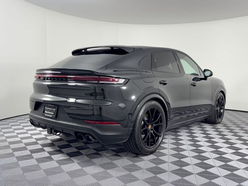 Certified 2026 Porsche Cayenne Coupe AWD/4WD image 9