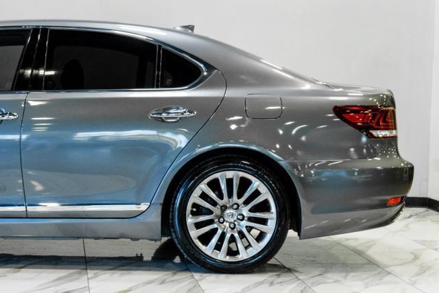 Used 2017 Lexus LS 460 w/ Comfort Package RWD image 18