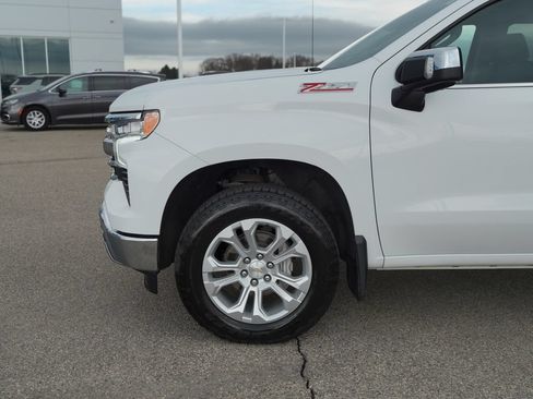 Used 2025 Chevrolet Silverado 1500 LTZ AWD/4WD image 11