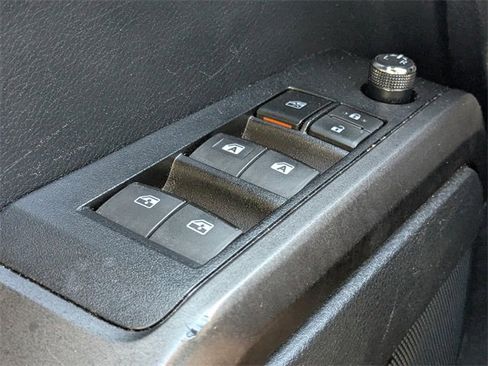 Used 2018 Toyota Tacoma TRD Sport image 19