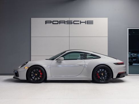 Certified 2024 Porsche 911 Carrera GTS RWD image 2