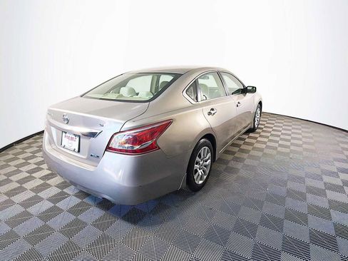 Used 2013 Nissan Altima 2.5 S FWD image 4