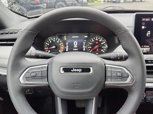 Certified 2024 Jeep Compass Limited AWD/4WD image 18
