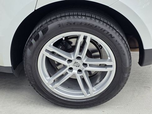 Used 2018 Porsche Macan image 13