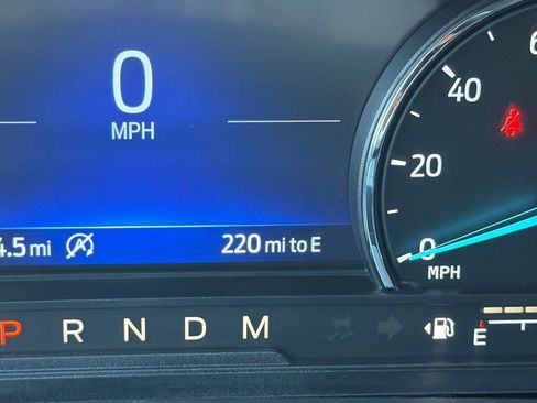 Used 2020 Ford Explorer XLT w/ Equipment Group 202A RWD image 36