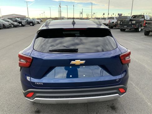 Used 2024 Chevrolet Trax LT w/ Driver Confidence Package image 9