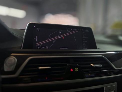 Used 2021 BMW 750i xDrive w/ Luxury Rear Seating Package image 20